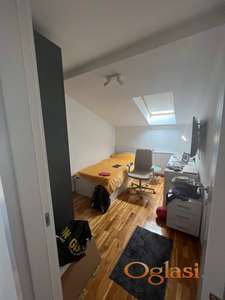 Potpuno opremljen 2.5  stan, novogradnja sa parking mestom